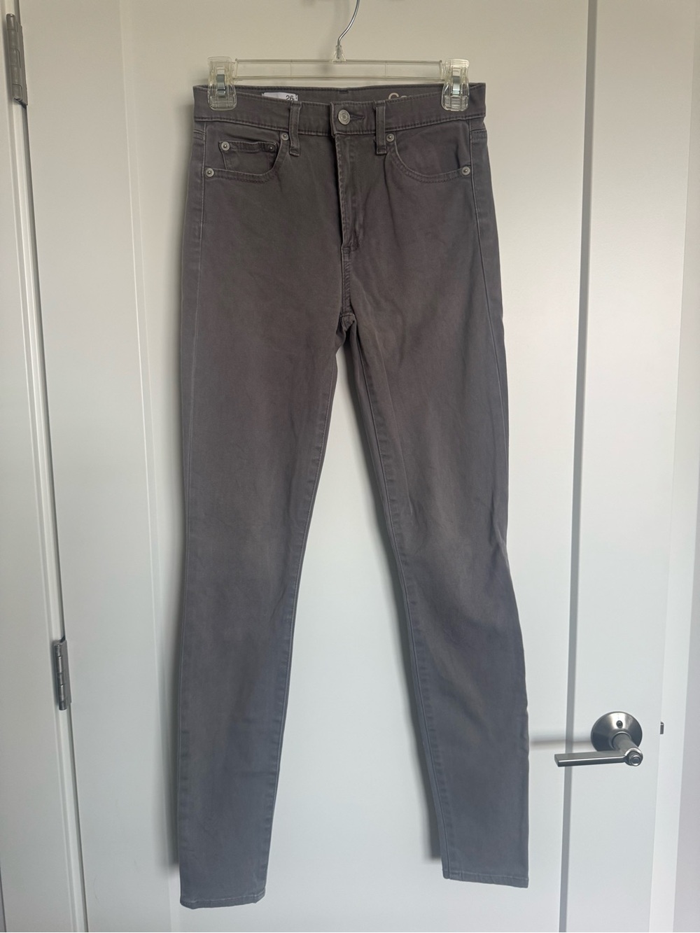 GAP Skinny Jeans in Charcoal Gray